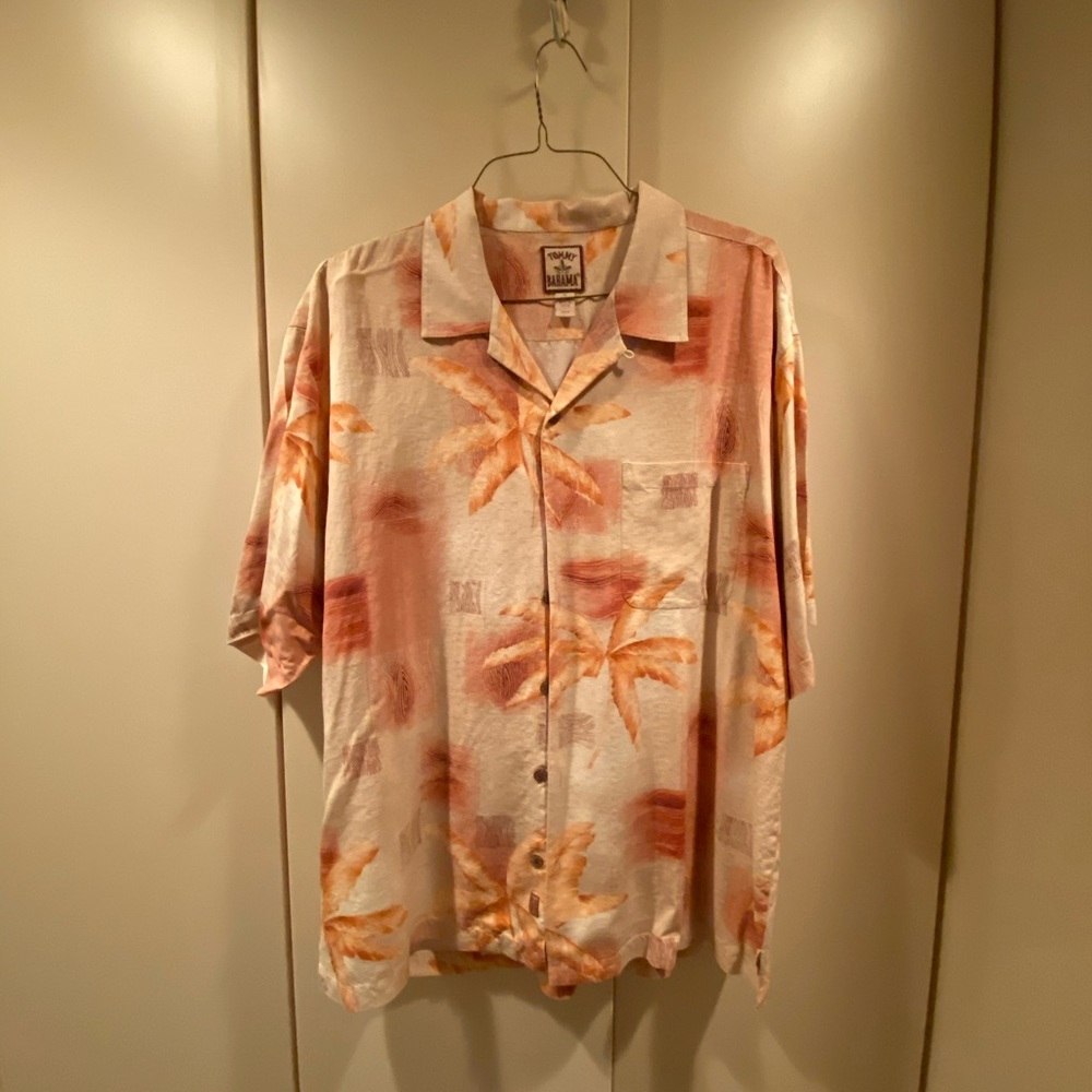 Tommy Bahama - Men’s Hawaiian Shirt